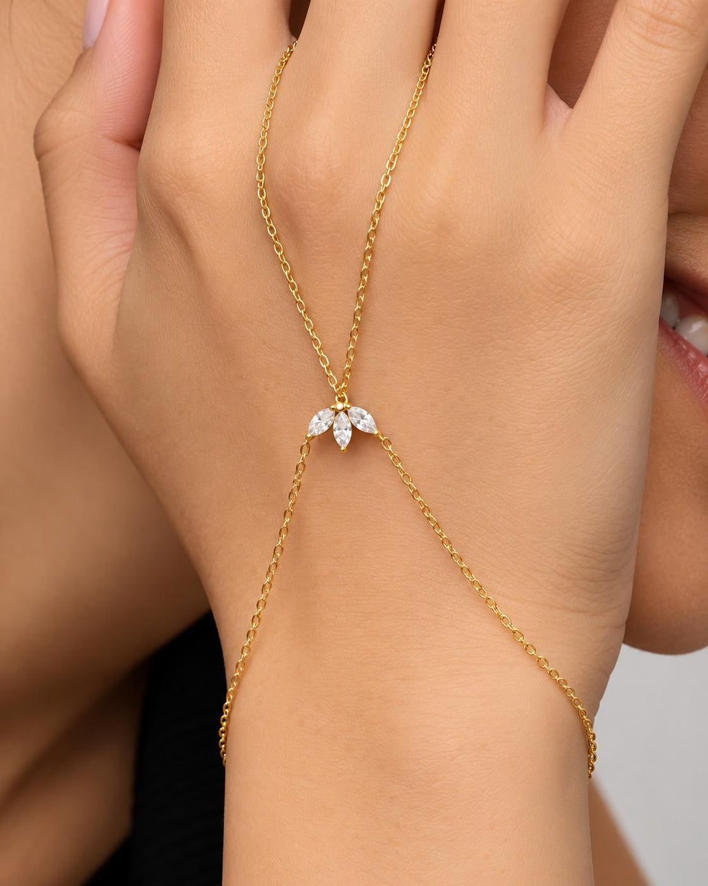 Mia Hand Chain